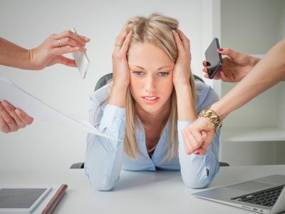 Estrés laboral: Síntomas, consecuencias y soluciones
