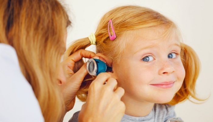 Otitis en niños: Síntomas, tratamiento y remedios caseros