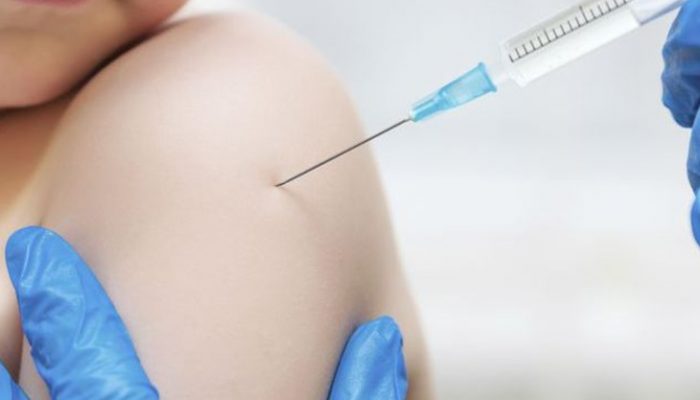 Vacuna de la meningitis B: Información, dosis y efectos secundarios