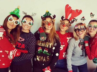 Paula Echevarría y su look navideño celebrando con sus amigas