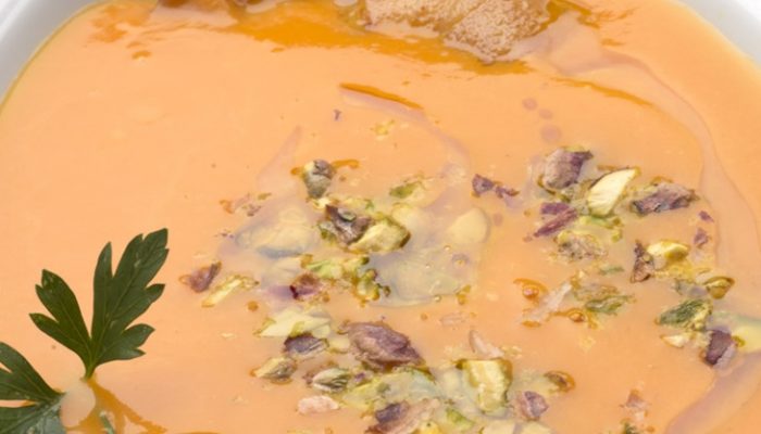 Recetas de Navidad light: Crema de calabaza y pistachos