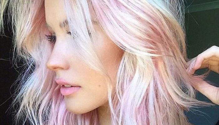 Holographic Hair, ¡el color de pelo más mágico del 2017!