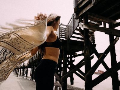 5 zonas del cuerpo que olvidamos al protegernos del sol