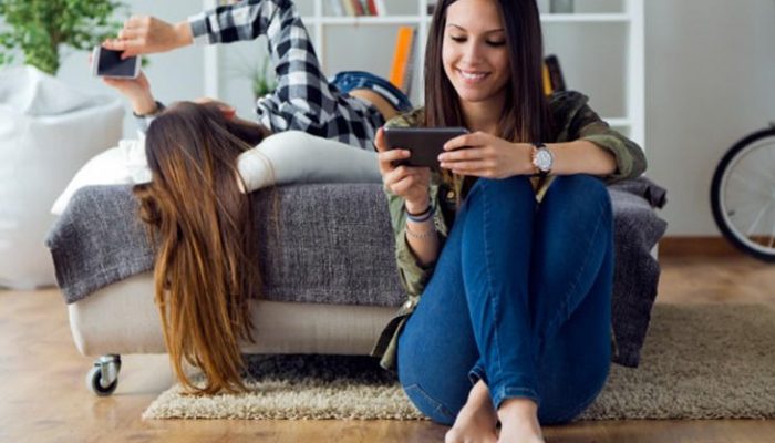 Redes sociales, 5 síntomas que indican que estás enganchada