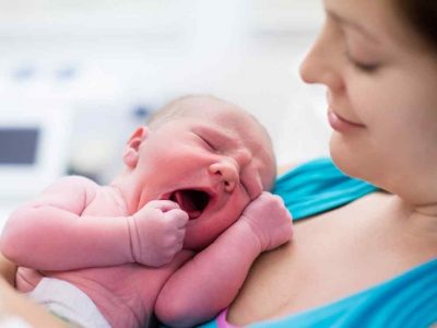 5 tips para cuidar al bebé recién nacido en verano