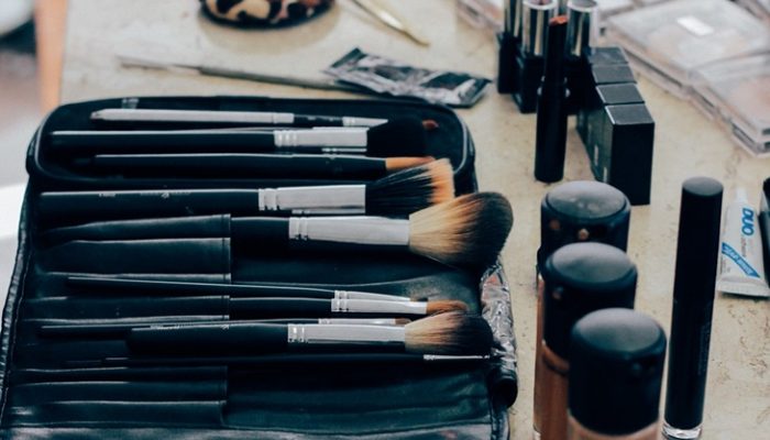 Trucos de maquillaje que dan profundidad y definen tu rostro