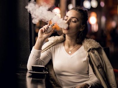 Dejar de fumar vapeando