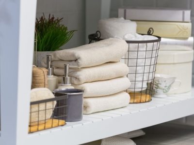 Tips y consejos para organizar tu baño y que luzca más amplio