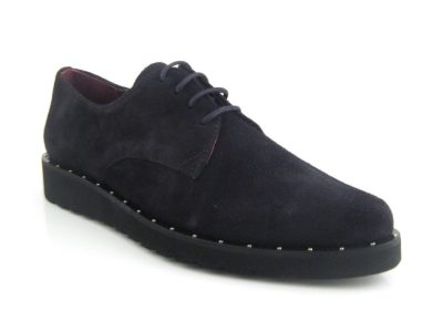 zapatos con tacha